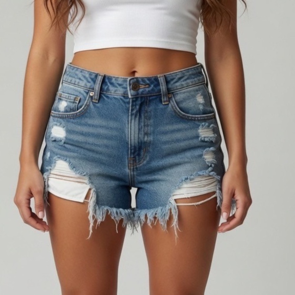 Hidden Jeans Distressed Raw Hem Denim Shorts Medium Wash Size M